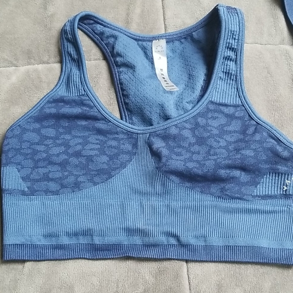 Varley Other - Varley blue leopard print sportsbra